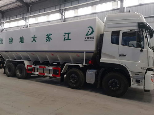 廣東老牌15噸飼料車 實(shí)力與信賴的運(yùn)輸伙伴