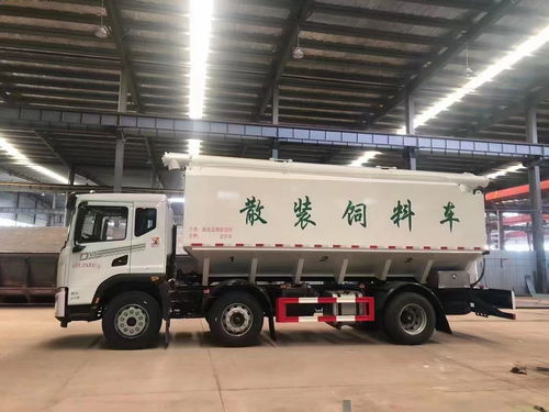 東風(fēng)華神小三軸飼料車 15噸級(jí)高效運(yùn)輸解決方案